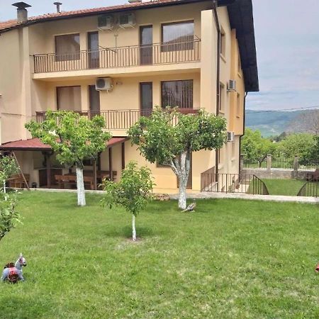 Къща За Гости Демика Sapareva Banya Ngoại thất bức ảnh